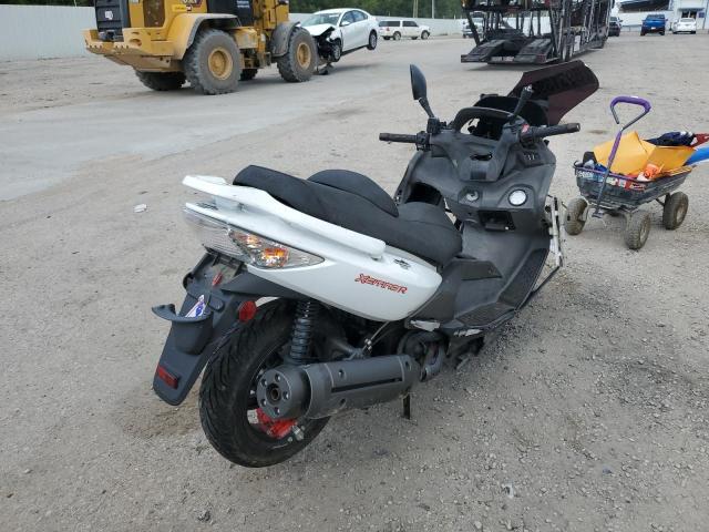 RFBT7S375CB300626 - 2012 KYMCO USA INC XCITING 500I WHITE photo 4