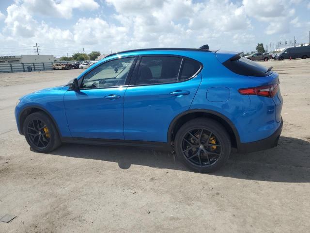 ZASPAJAN6L7C77220 - 2020 ALFA ROMEO STELVIO BLUE photo 2