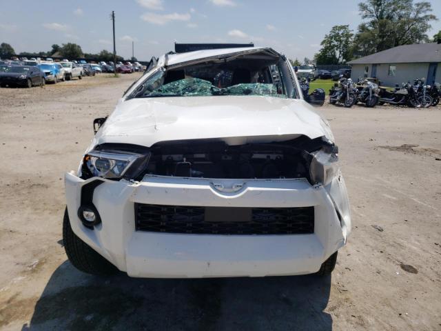 JTETU5JR6N6058769 - 2022 TOYOTA 4RUNNER TRAIL WHITE photo 5