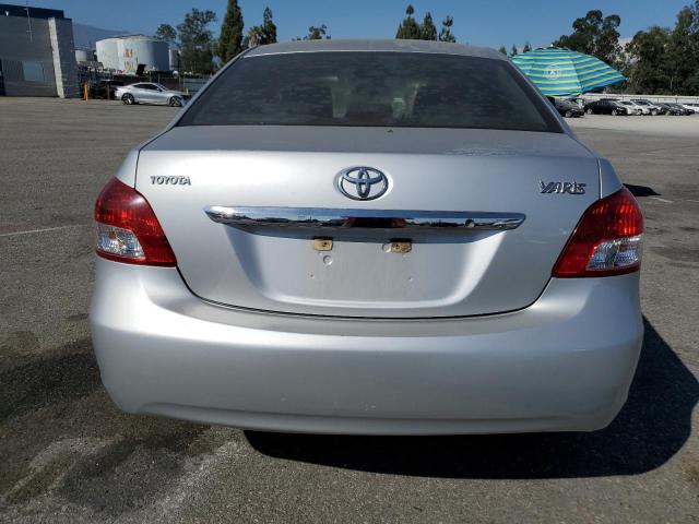 JTDBT923981190060 - 2008 TOYOTA YARIS SILVER photo 6