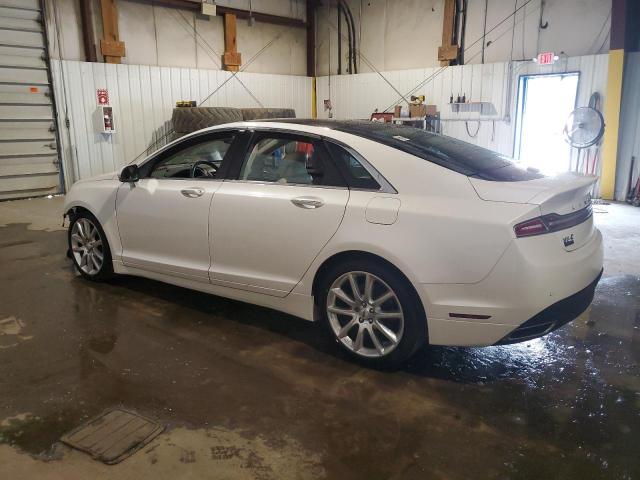 3LN6L2JK1GR606068 - 2016 LINCOLN MKZ WHITE photo 2