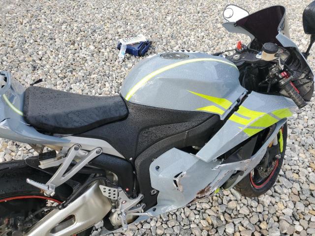 JH2PC4004BK400736 - 2011 HONDA CBR600 RR GRAY photo 5