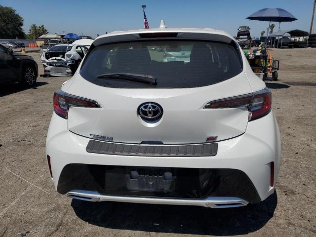 JTND4MBE7M3138916 - 2021 TOYOTA COROLLA SE WHITE photo 6