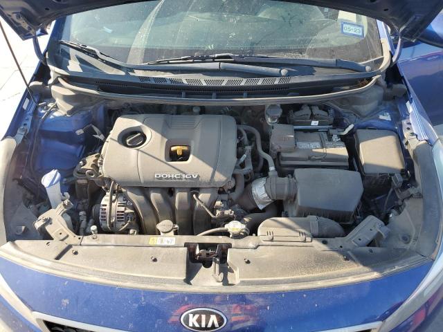 3KPFL4A70JE205573 - 2018 KIA FORTE LX BLUE photo 11