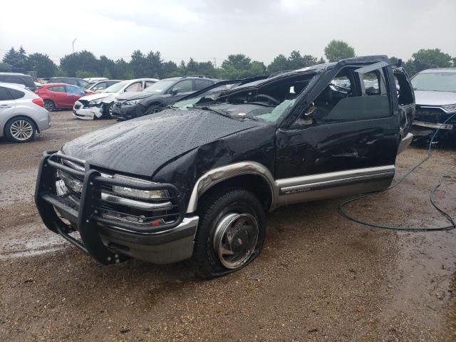 1GNDT13W1Y2139754 - 2000 CHEVROLET BLAZER BLACK photo 1