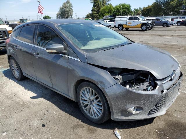 1FAHP3M26CL403873 - 2012 FORD FOCUS SEL GRAY photo 4