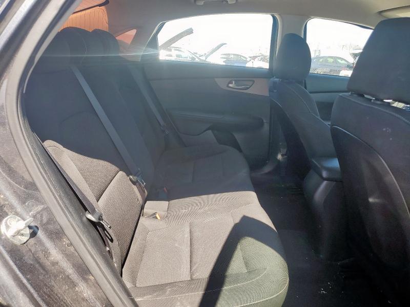 3KPF24ADXKE137745 - 2019 KIA FORTE FE Boz foto 10