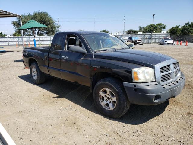 1D7HW42N35S230604 - 2005 DODGE DAKOTA SLT BLACK photo 4