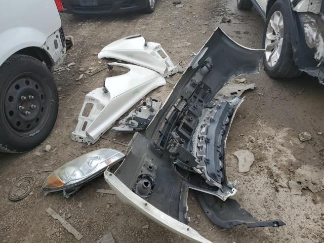 1G1ZE5EB7AF149769 - 2010 CHEVROLET MALIBU LTZ თეთრი ფოტო 12