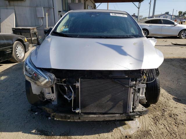 3N1CN8DV9LL833373 - 2020 NISSAN VERSA S SILVER photo 5