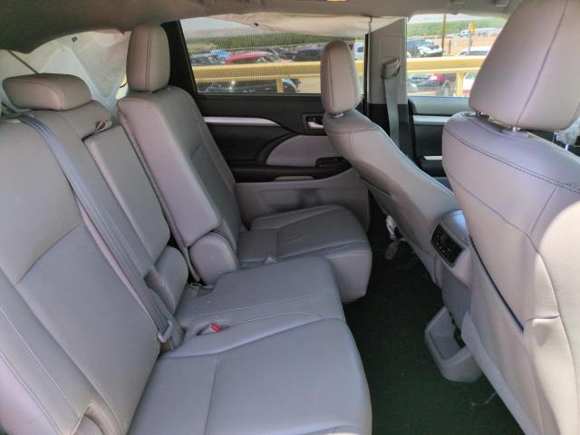 5TDKKRFH5GS170530 - 2016 TOYOTA HIGHLANDER XLE WHITE photo 11