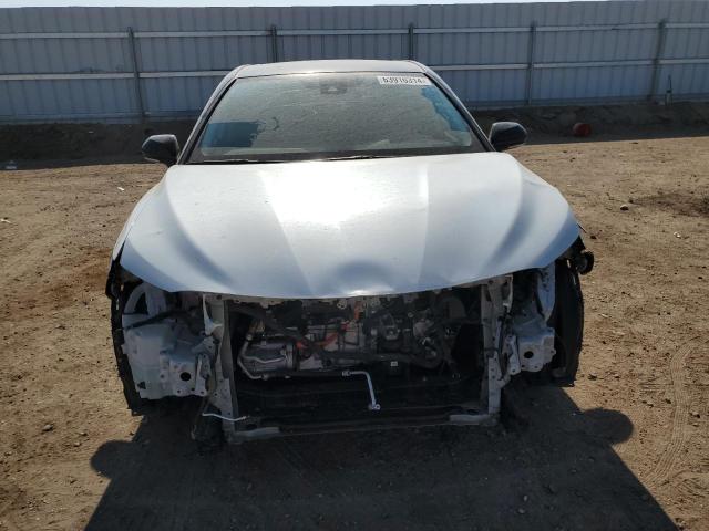 4T1K31AK7NU043123 - 2022 TOYOTA CAMRY XSE WHITE photo 5