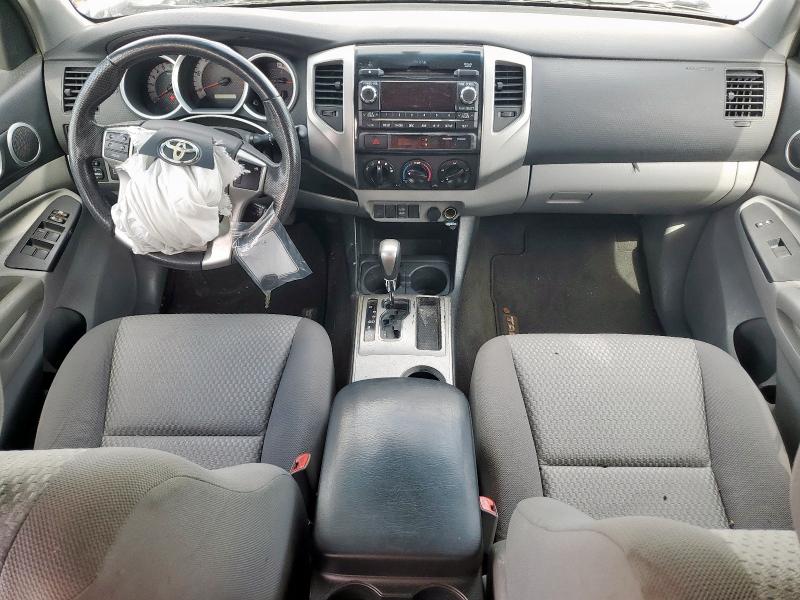 5TFJU4GN7CX013244 - 2012 TOYOTA TACOMA DOUBLE CAB PRERUNNER SILVER photo 8