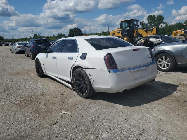 2C3CA6CT5BH596051 - 2011 CHRYSLER 300C WHITE photo 2