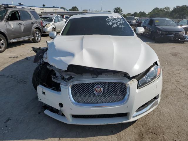 SAJWA0FS2FPU47172 - 2015 JAGUAR XF 2.0T PREMIUM WHITE photo 5