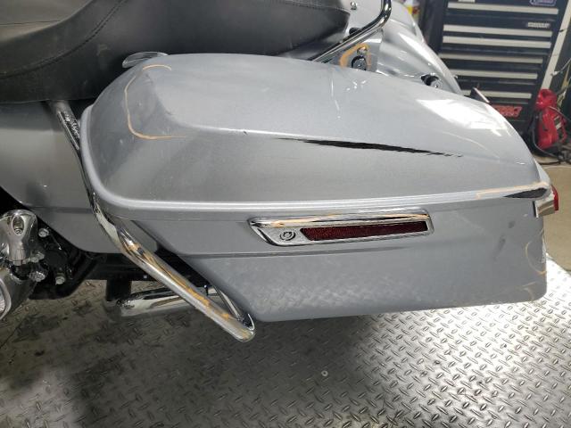 1HD1KHC16LB612387 - 2020 HARLEY-DAVIDSON FLTRX 银色 照片 11