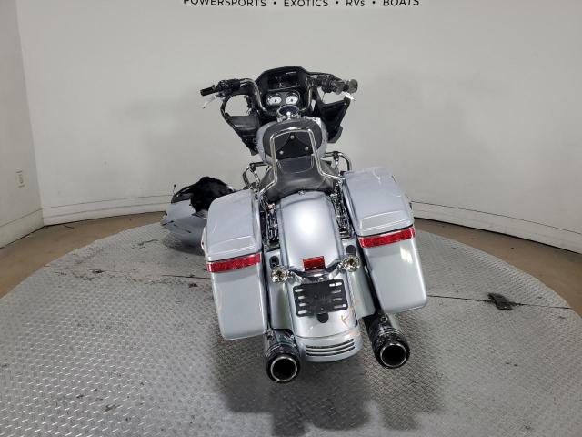 1HD1KHC16LB612387 - 2020 HARLEY-DAVIDSON FLTRX 银色 照片 4