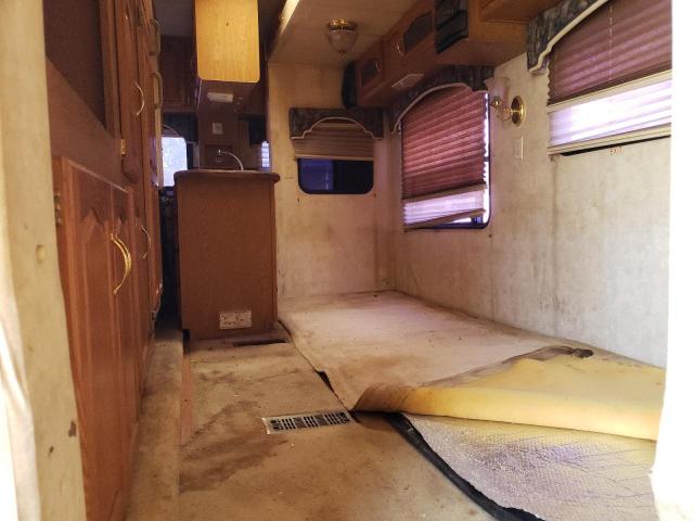 4YDF3292714055506 - 2001 KEYSTONE MONTANA WHITE photo 6