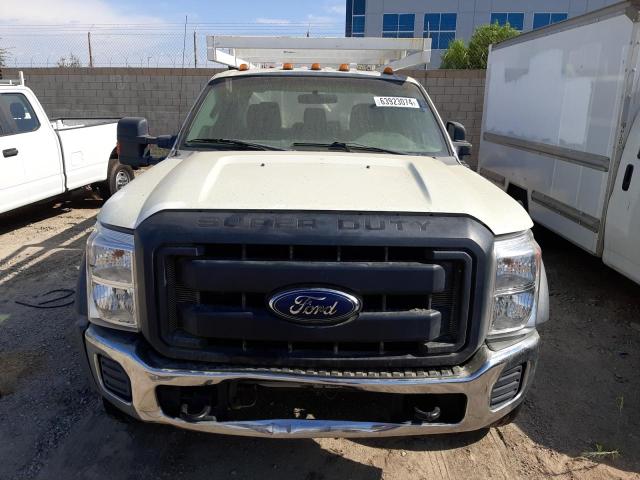 1FD0W4GT2CEC43074 - 2012 FORD F450 SUPER DUTY WHITE photo 5