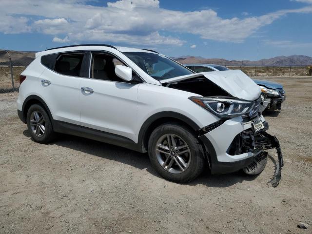 5NMZUDLB2HH033223 - 2017 HYUNDAI SANTA FE S WHITE photo 4