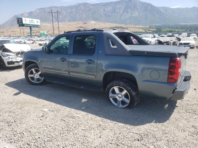 3GNTKFE34BG134061 - 2011 CHEVROLET AVALANCHE LT TEAL photo 2