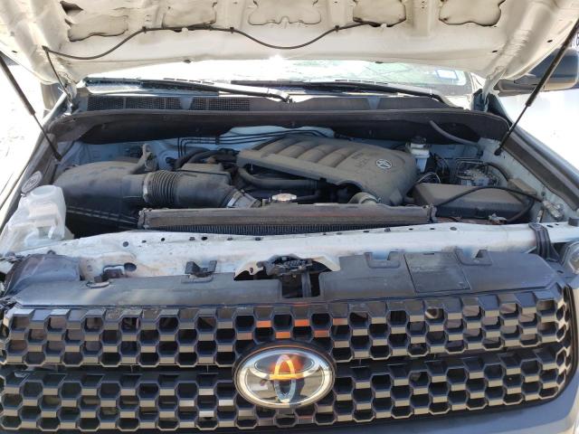 5TFTY5F13JX010145 - 2018 TOYOTA TUNDRA DOUBLE CAB SR/SR5 WHITE photo 11