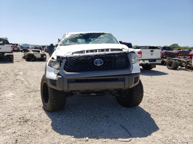 5TFTY5F13JX010145 - 2018 TOYOTA TUNDRA DOUBLE CAB SR/SR5 WHITE photo 5