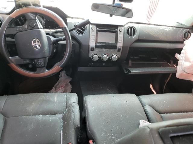 5TFTY5F13JX010145 - 2018 TOYOTA TUNDRA DOUBLE CAB SR/SR5 WHITE photo 8