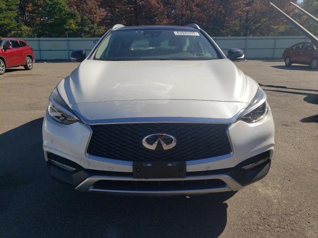 SJKCH5CR0JA057918 - 2018 INFINITI QX30 BASE أبيض صورة 5