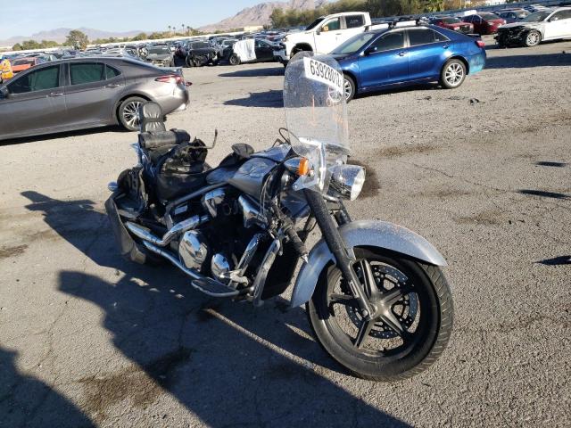 JH2SC6670DK300159 - 2013 HONDA VT1300 CT SILVER photo 1