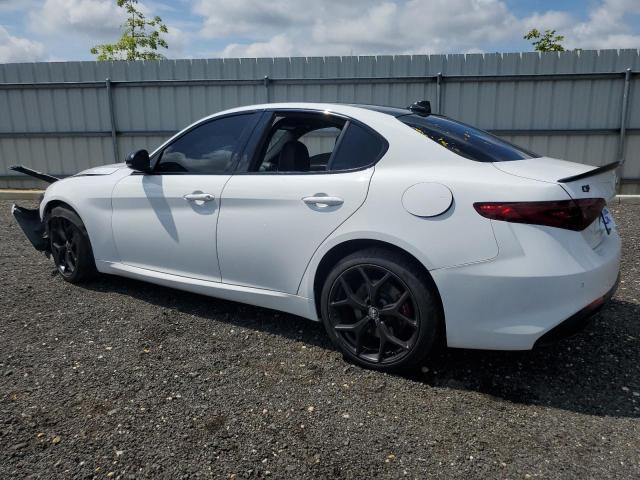 ZARFANAN8L7629912 - 2020 ALFA ROMEO GIULIA WHITE photo 2