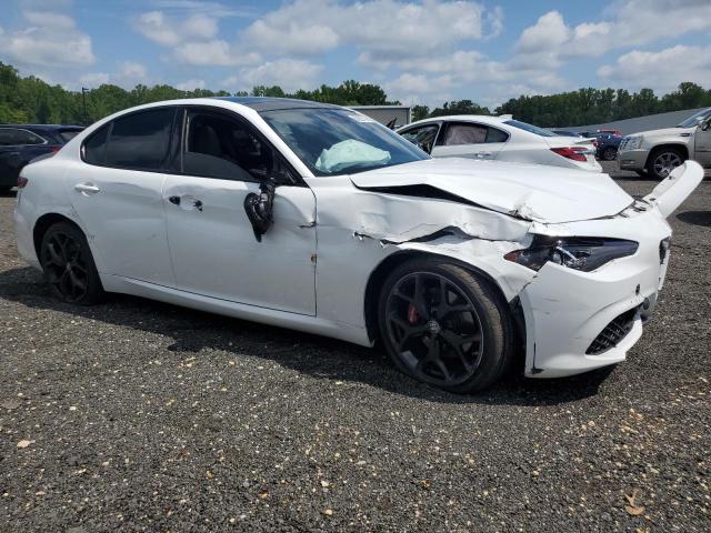 ZARFANAN8L7629912 - 2020 ALFA ROMEO GIULIA WHITE photo 4