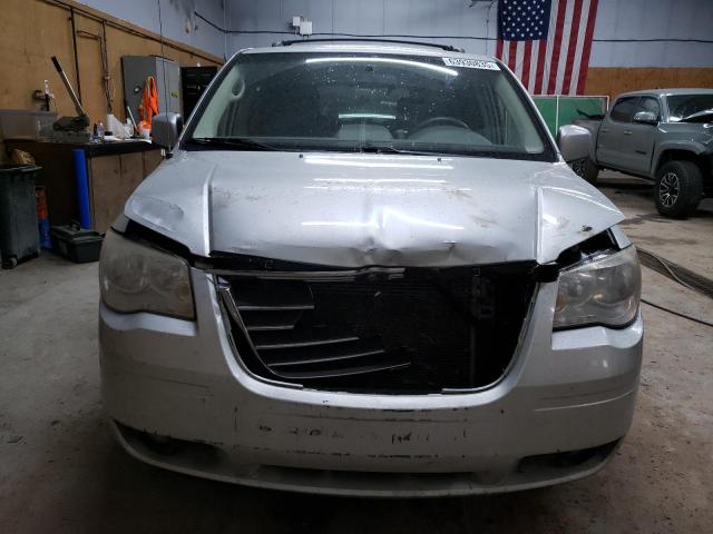 2A4RR5D16AR109996 - 2010 CHRYSLER TOWN & COU TOURING 银色 照片 5