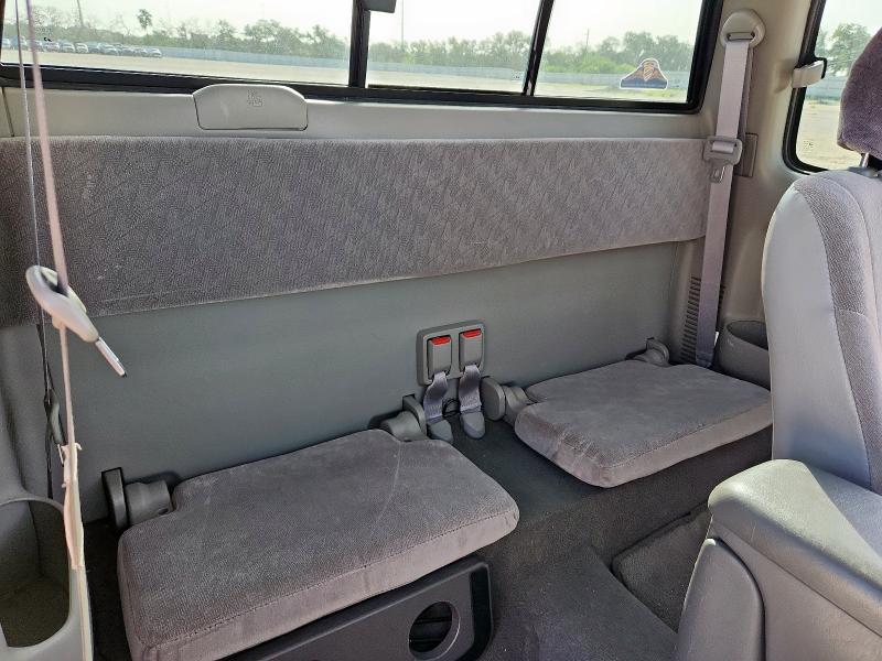 5TESN92N52Z118362 - 2002 TOYOTA TACOMA XTRACAB PRERUNNER ვერცხლისფერი ფოტო 10