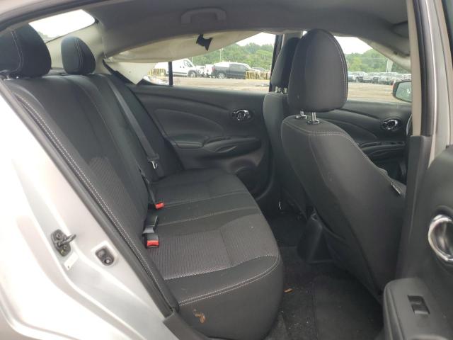 3N1CN7AP2KL838672 - 2019 NISSAN VERSA S Gümüş foto 10