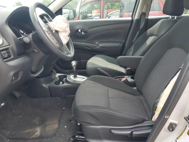 3N1CN7AP2KL838672 - 2019 NISSAN VERSA S Gümüş foto 7