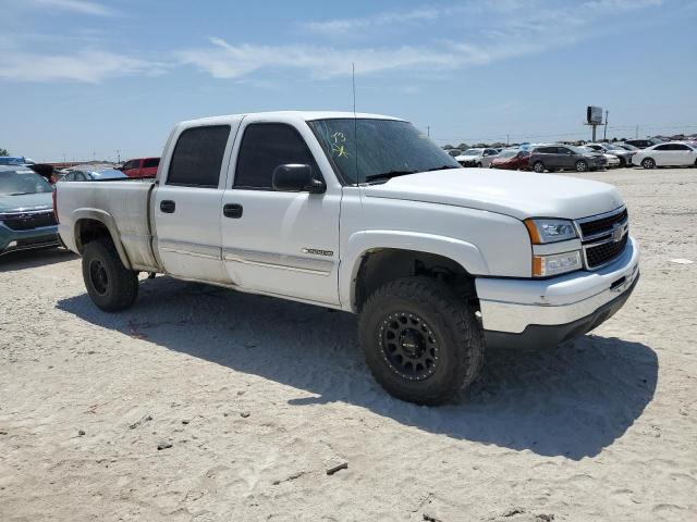 1GCGC13U37F105097 - 2007 CHEVROLET SILVERADO C1500 CLASSIC HD WHITE photo 4