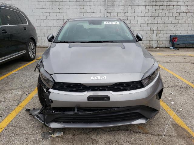 3KPF24ADXRE764987 - 2024 KIA FORTE LX GRAY photo 5