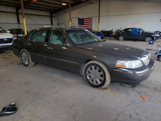 1LNHM83W24Y688933 - 2004 LINCOLN TOWN CAR ULTIMATE GRAY photo 4