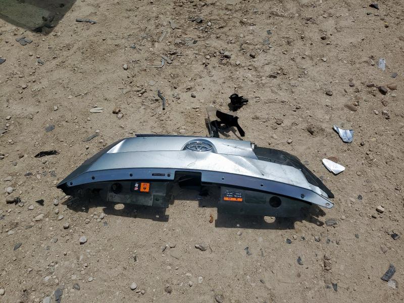 3MYDLBYV7JY325354 - 2018 TOYOTA YARIS IA SILVER photo 12