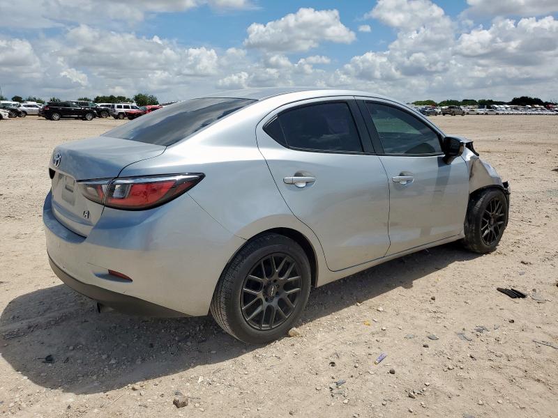 3MYDLBYV7JY325354 - 2018 TOYOTA YARIS IA SILVER photo 3