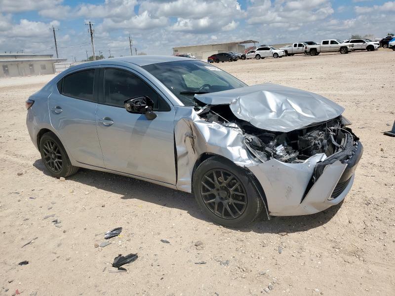 3MYDLBYV7JY325354 - 2018 TOYOTA YARIS IA SILVER photo 4