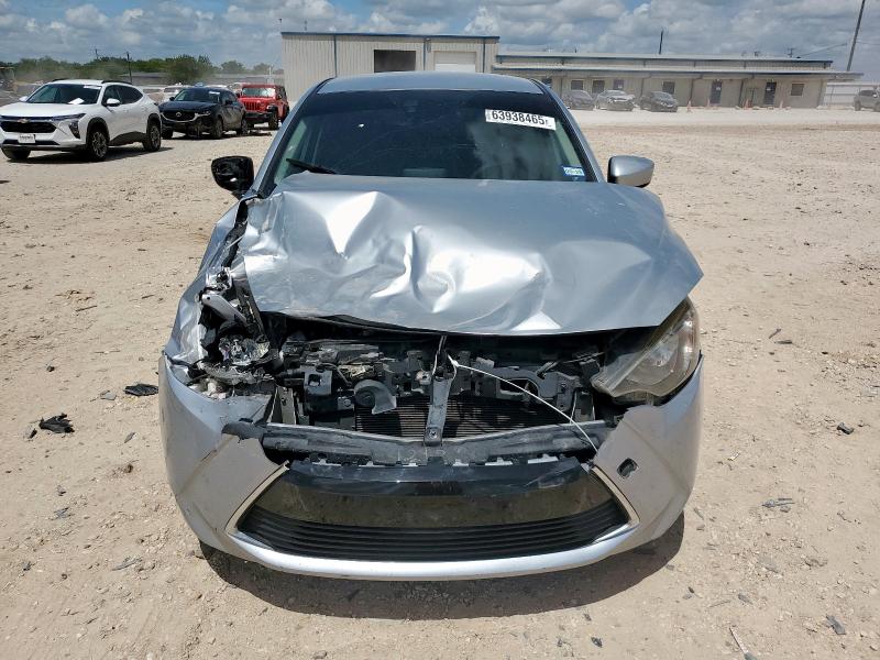 3MYDLBYV7JY325354 - 2018 TOYOTA YARIS IA SILVER photo 5