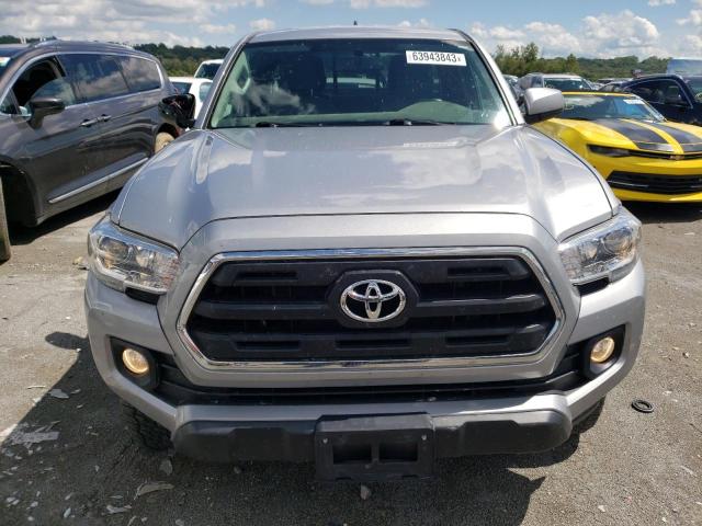 5TFSZ5AN1HX057932 - 2017 TOYOTA TACOMA ACCESS CAB ვერცხლისფერი ფოტო 5