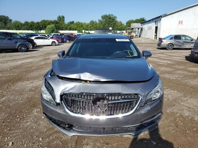 1G4ZP5SZ5JU125545 - 2018 BUICK LACROSSE ESSENCE GRAY photo 5