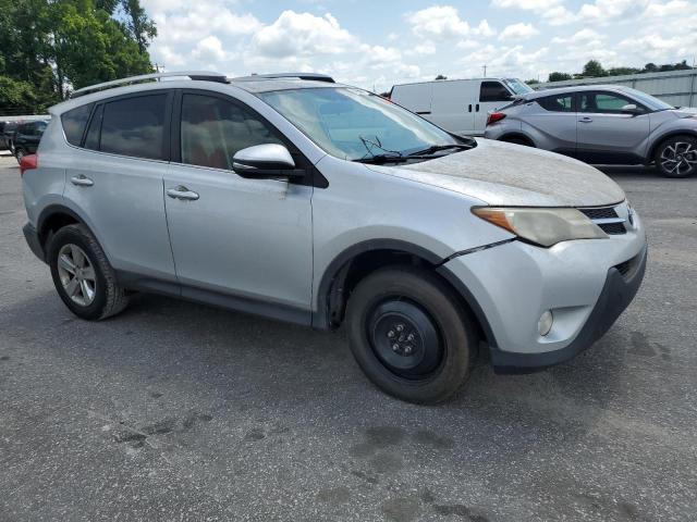 JTMWFREV4DD015598 - 2013 TOYOTA RAV4 XLE SILVER photo 4