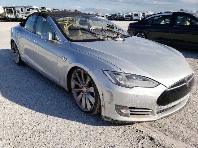 5YJSA1H13EFP42068 - 2014 TESLA MODEL S Silber Foto 1