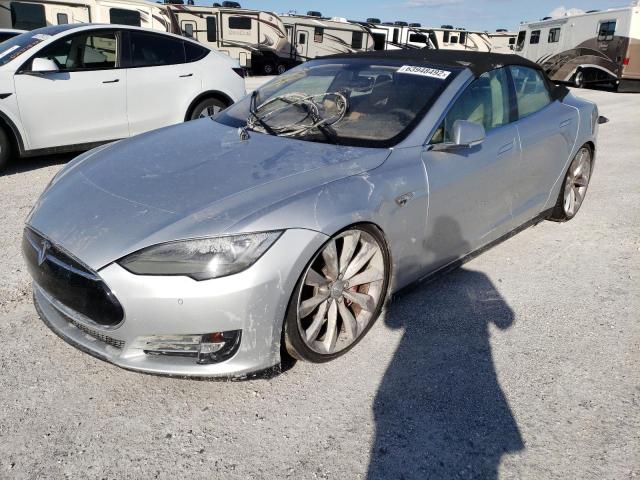 5YJSA1H13EFP42068 - 2014 TESLA MODEL S Silber Foto 2