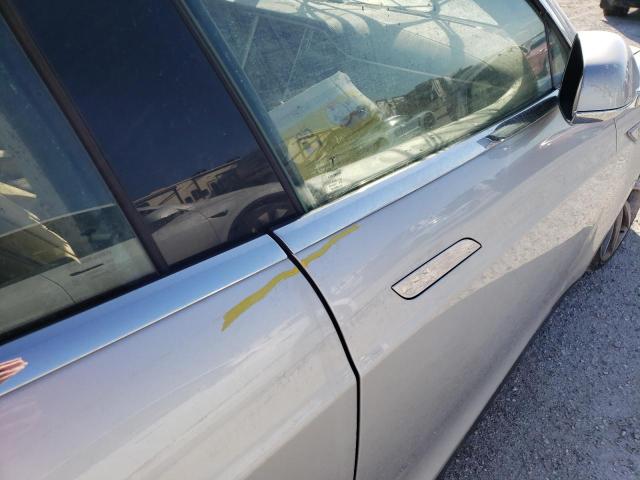 5YJSA1H13EFP42068 - 2014 TESLA MODEL S Silber Foto 9