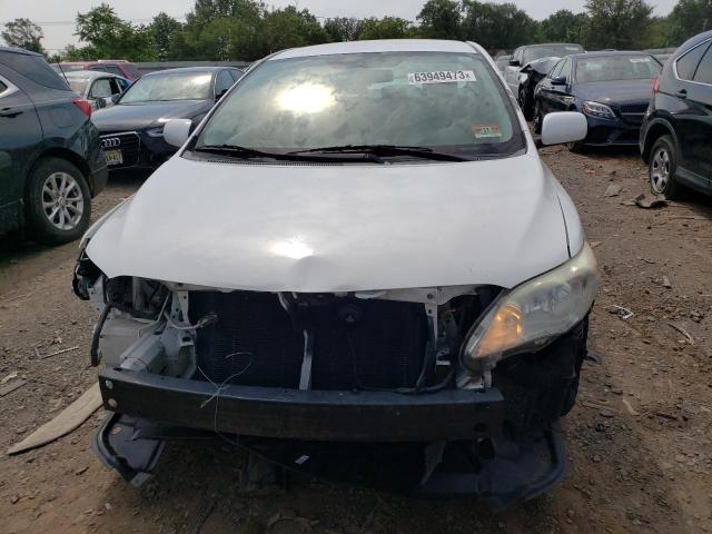 5YFBU4EE3DP188355 - 2013 TOYOTA COROLLA BASE WHITE photo 5